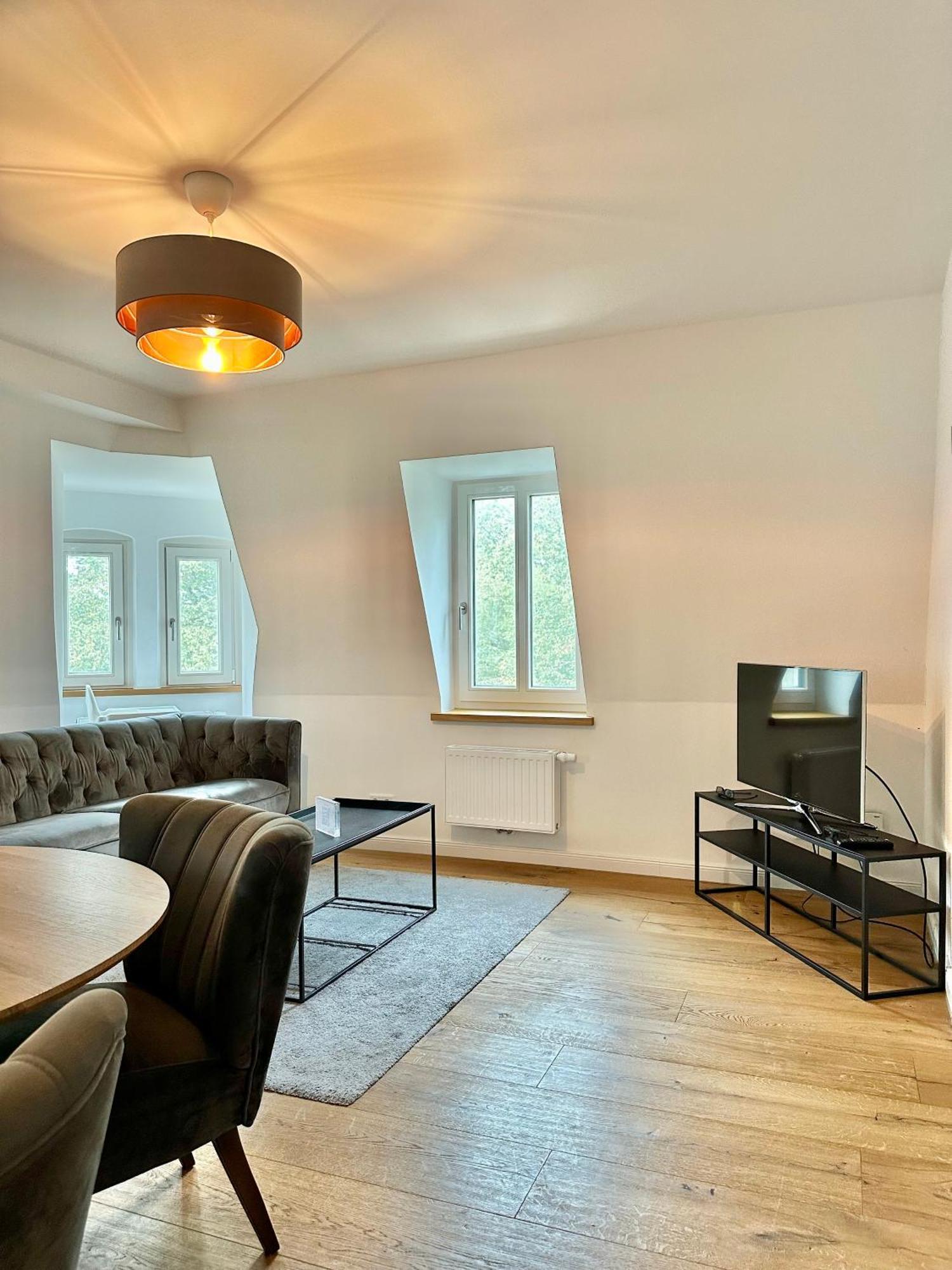 Modernes City-Apartment Mit Blick In Den Park Und 2 Baeder H9 Oldenburg Eksteriør billede