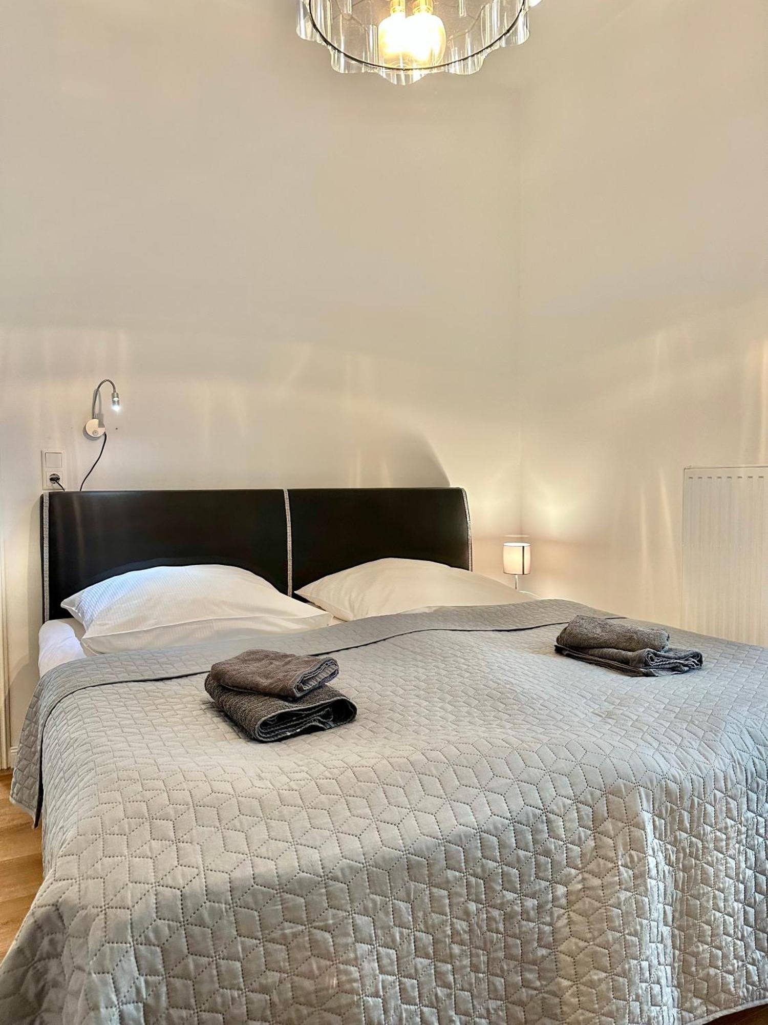 Modernes City-Apartment Mit Blick In Den Park Und 2 Baeder H9 Oldenburg Eksteriør billede