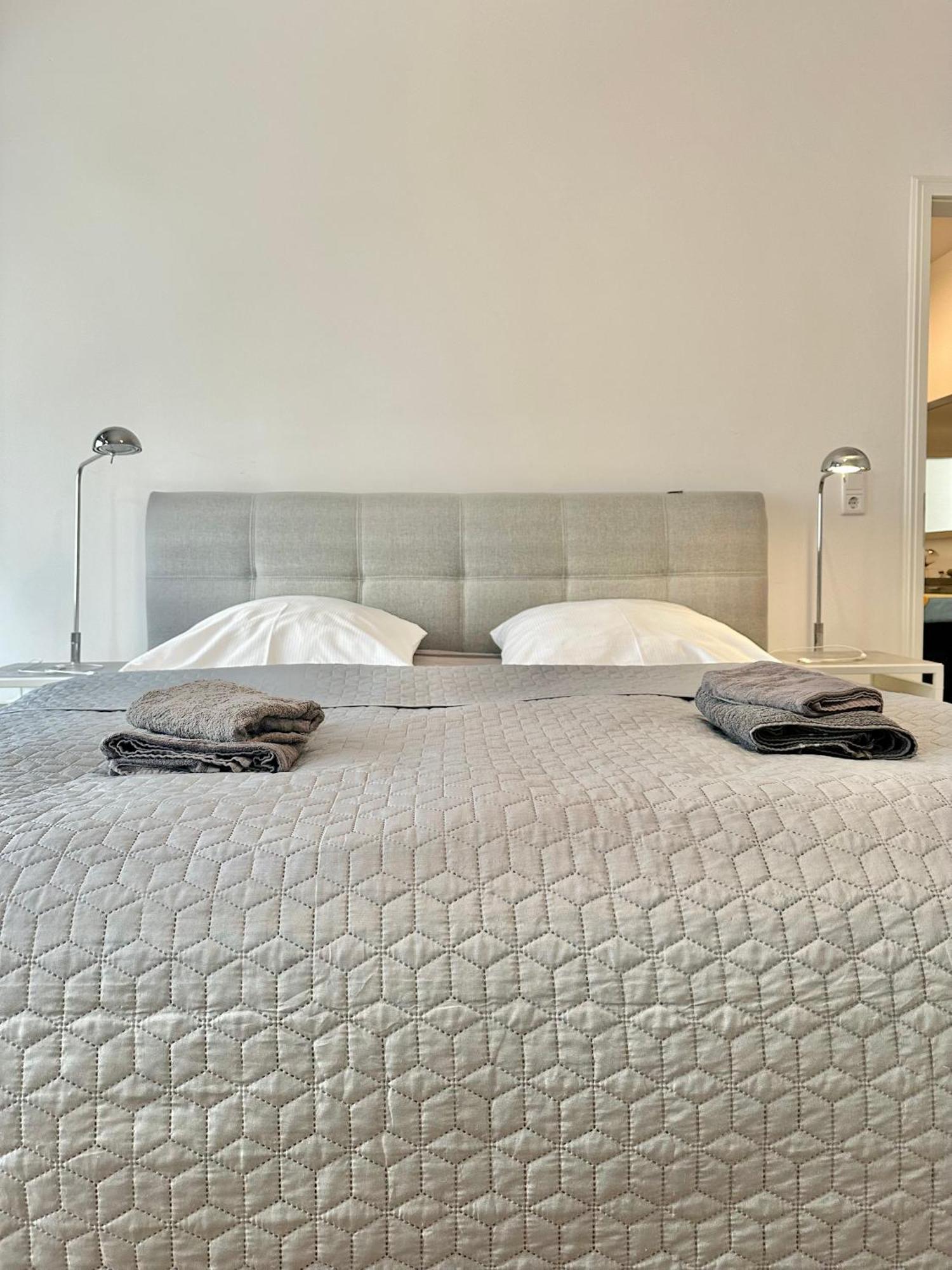 Modernes City-Apartment Mit Blick In Den Park Und 2 Baeder H9 Oldenburg Eksteriør billede